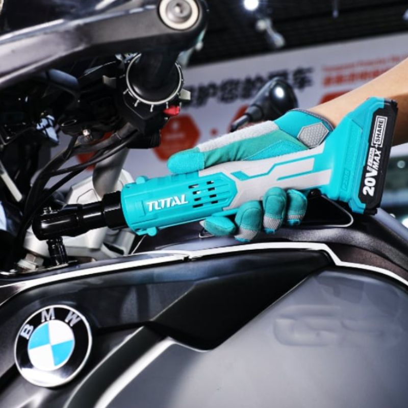 Акумулаторна тресчотка TOTAL, 3/8", 20 V, 65 Nm, 1 x 2.0 Ah